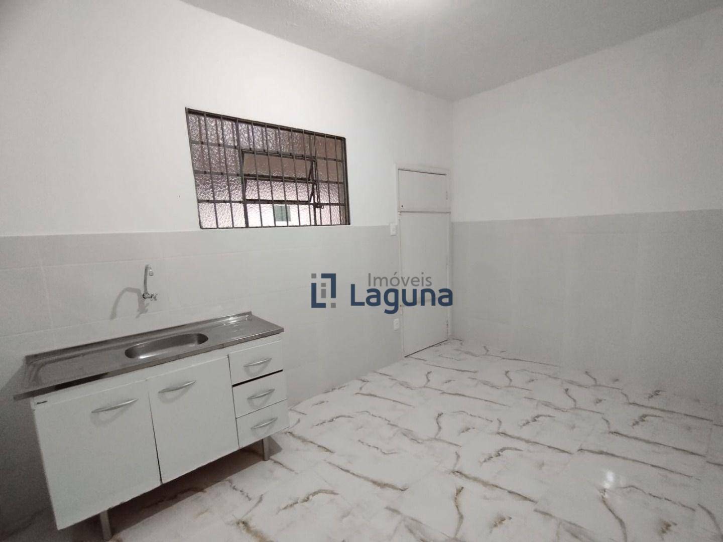 Casa para alugar com 2 quartos, 200m² - Foto 41