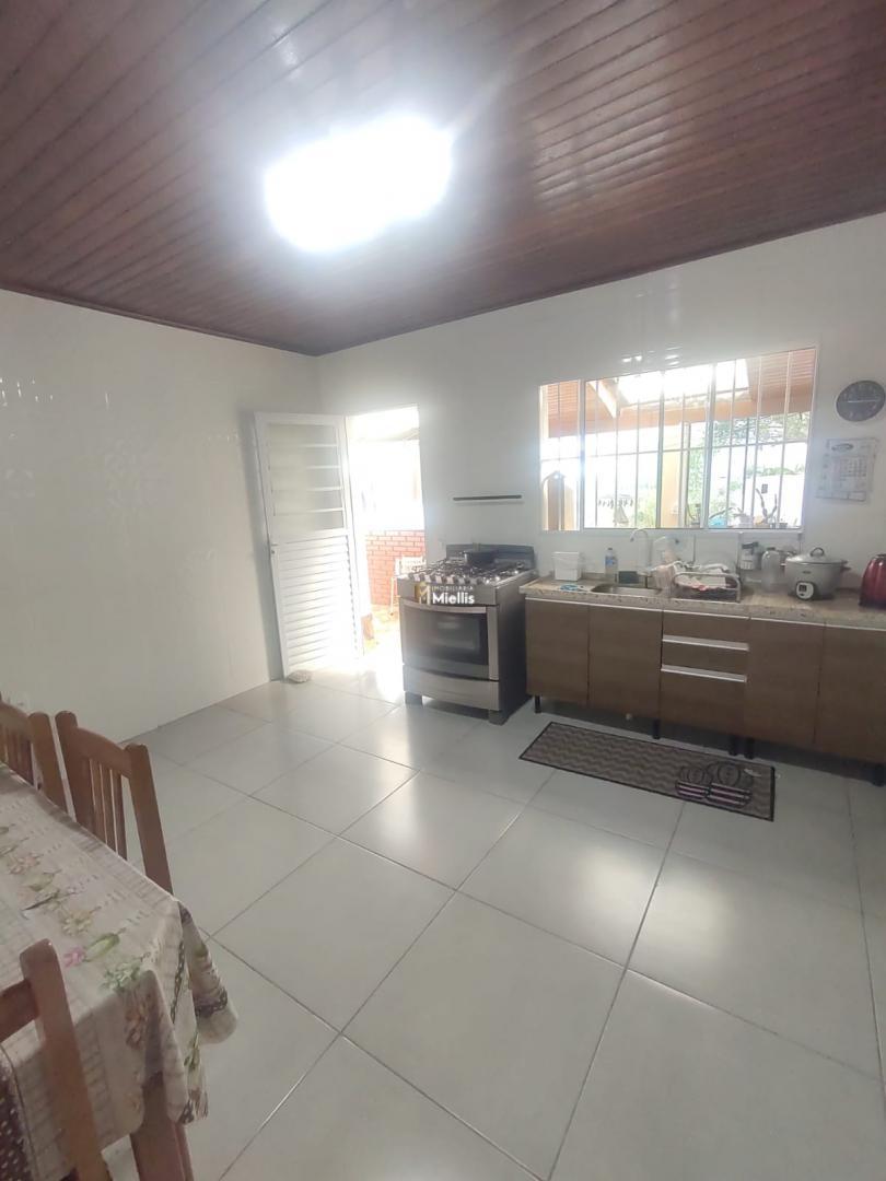 Casa à venda com 3 quartos, 141m² - Foto 8