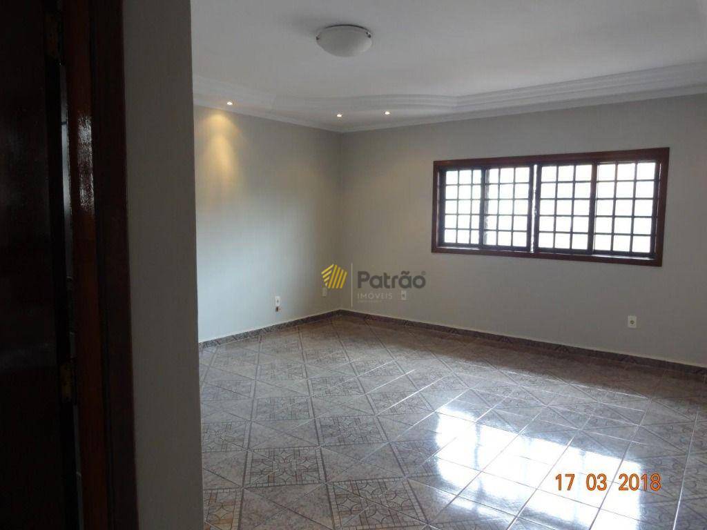 Sobrado à venda com 3 quartos, 244m² - Foto 18