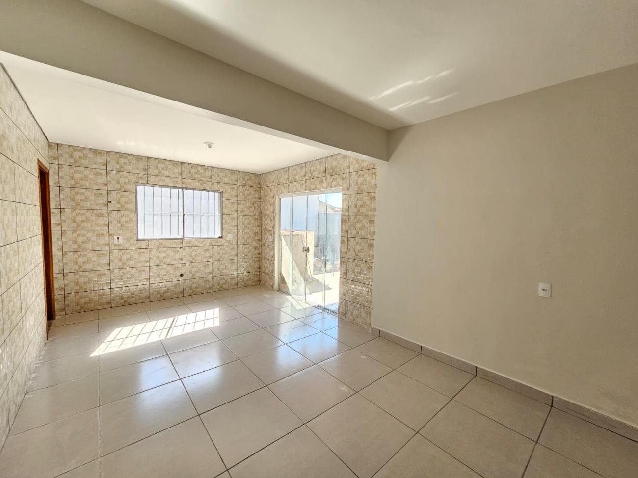 Casa à venda com 3 quartos, 100m² - Foto 4