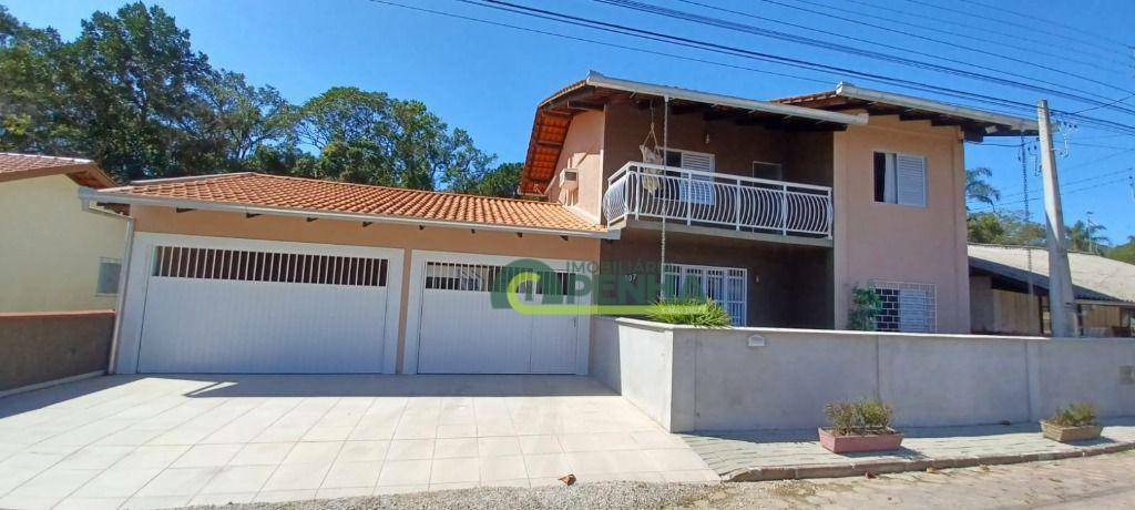 Casa à venda com 4 quartos, 280m² - Foto 1