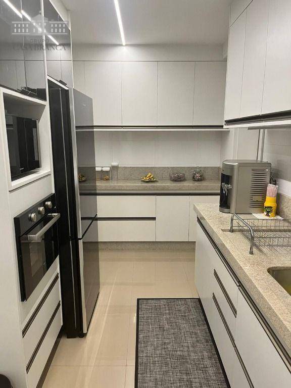 Apartamento à venda com 3 quartos, 142m² - Foto 32