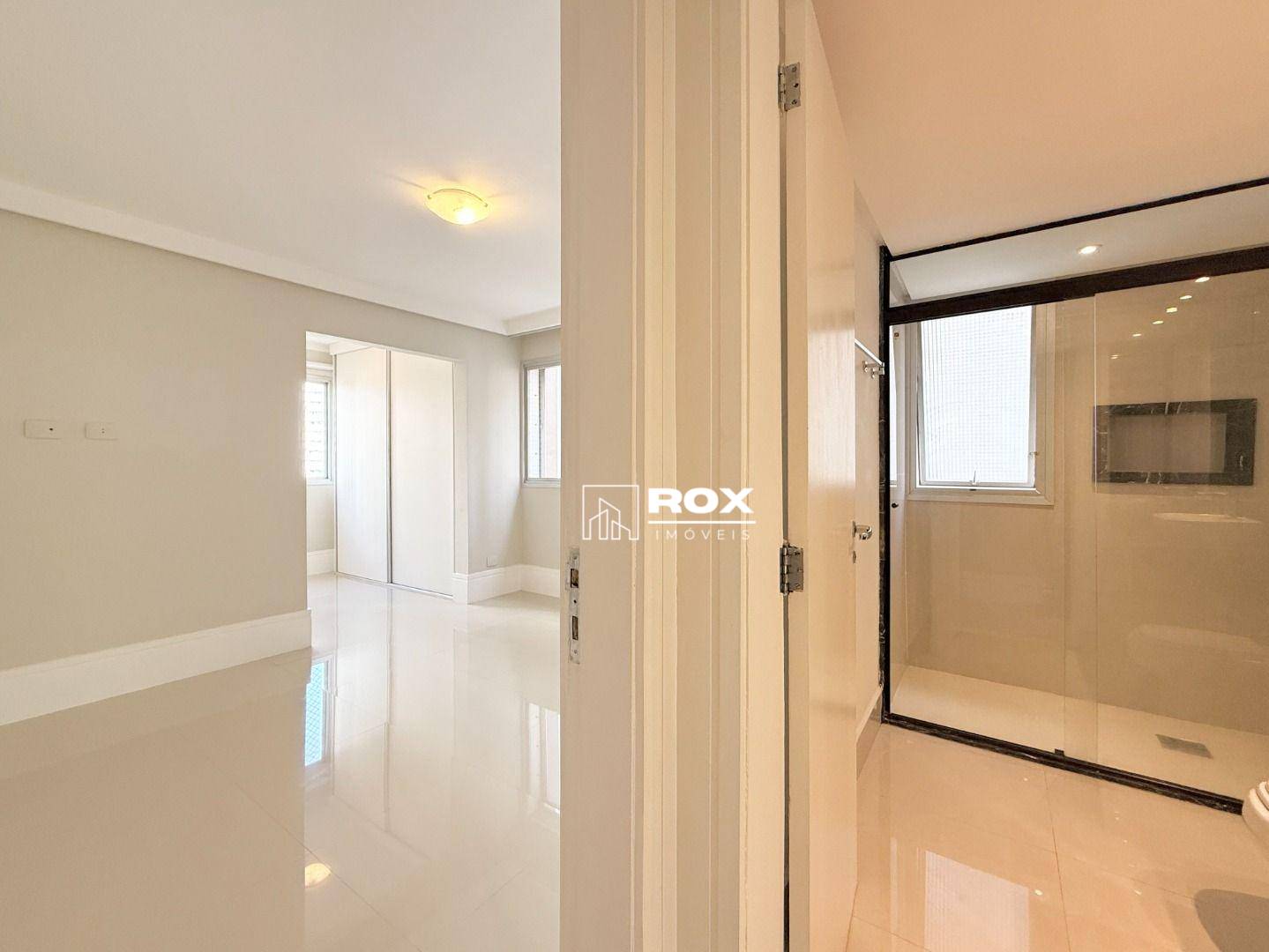 Apartamento para alugar com 3 quartos, 217m² - Foto 32