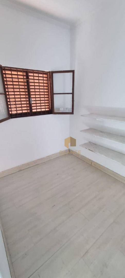 Casa para alugar com 4 quartos, 250m² - Foto 17