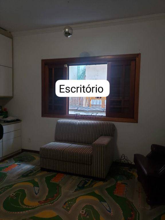 Sobrado à venda com 3 quartos, 270m² - Foto 35