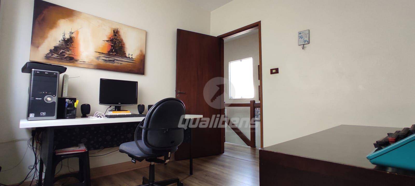 Casa à venda com 3 quartos, 220m² - Foto 11