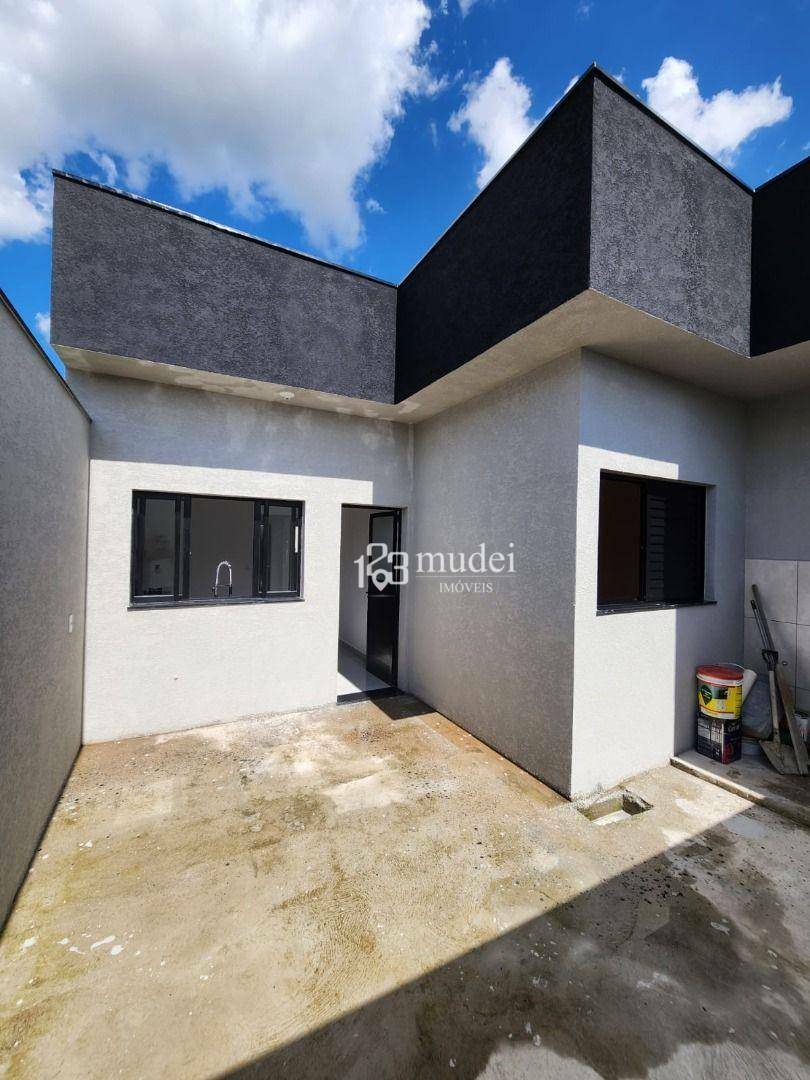 Casa à venda com 3 quartos, 80m² - Foto 1