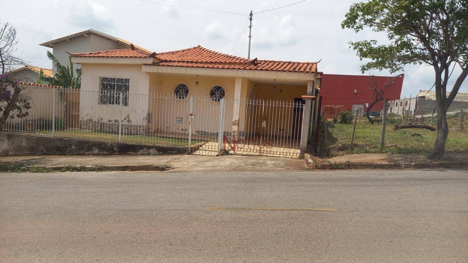 Casa, 4 quartos, 102 m² - Foto 1