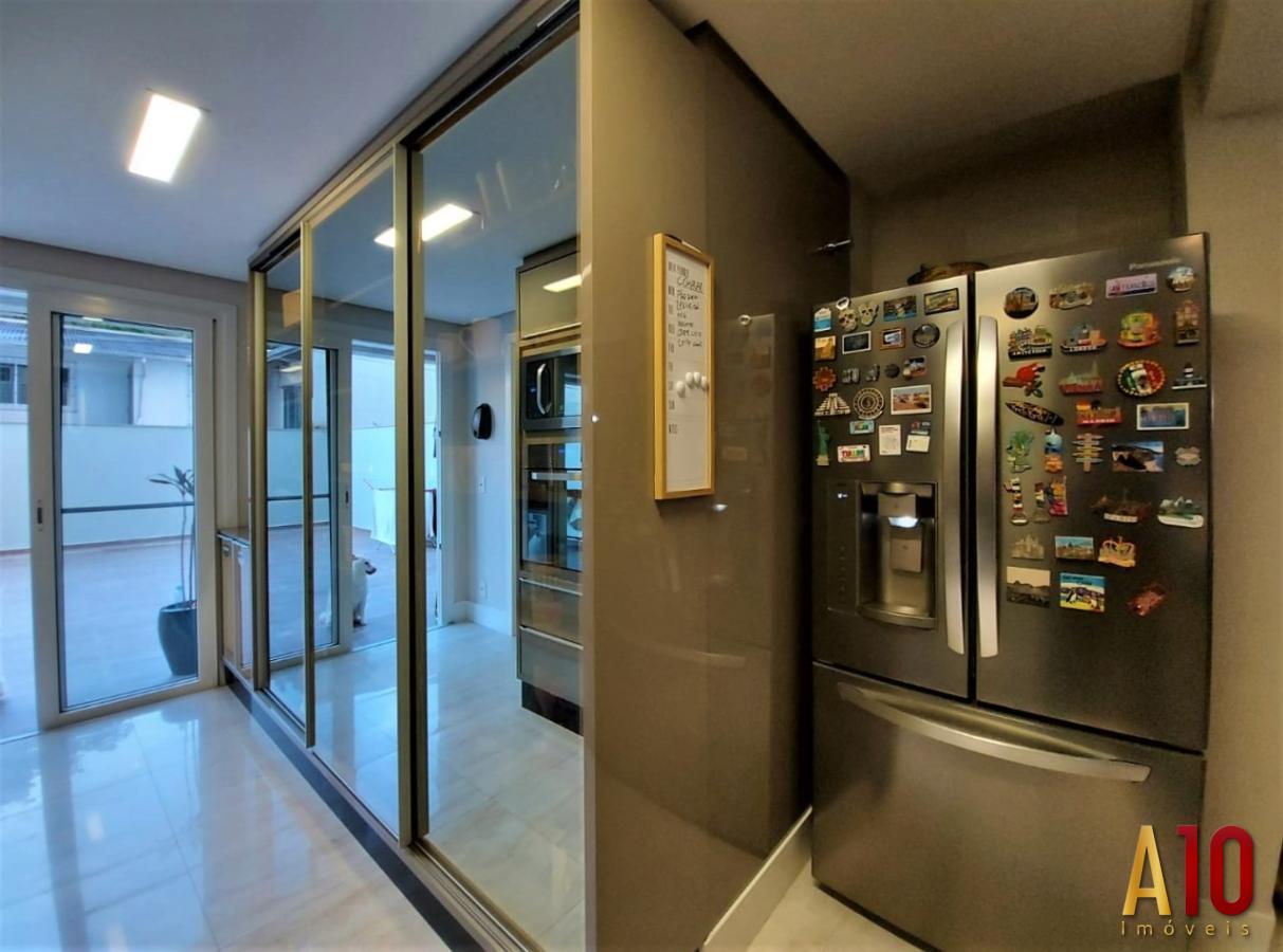 Apartamento à venda com 3 quartos, 209m² - Foto 22