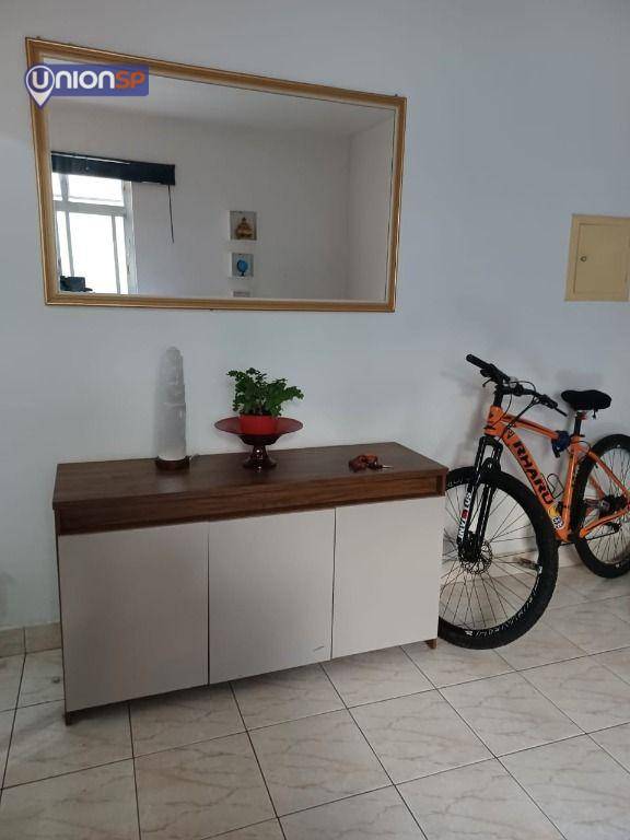 Apartamento à venda com 2 quartos, 76m² - Foto 4