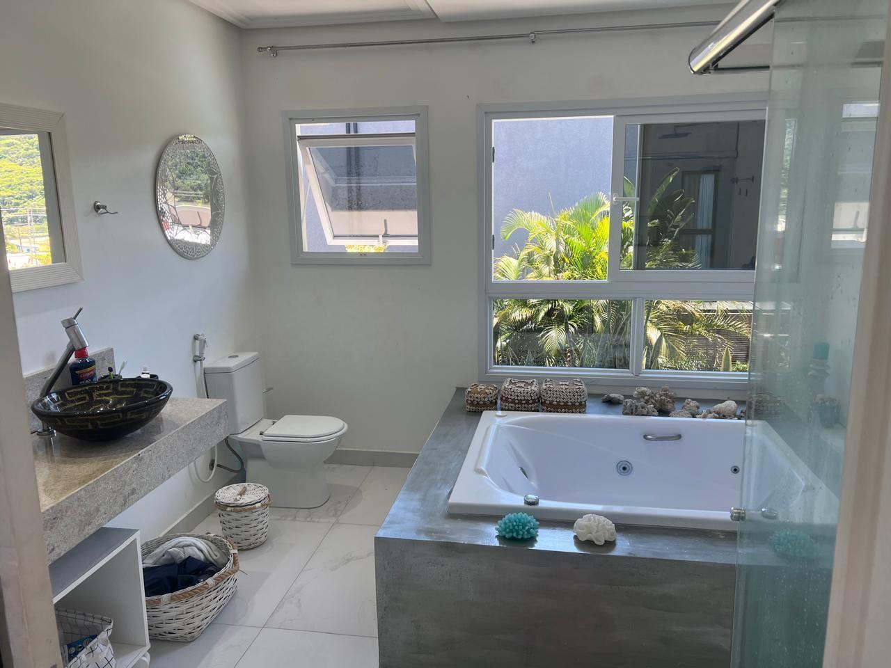 Casa de Condomínio para alugar com 3 quartos, 357m² - Foto 21