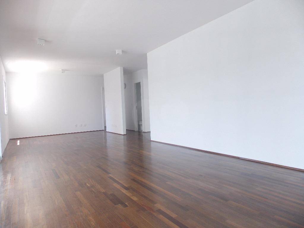 Apartamento para alugar com 3 quartos, 158m² - Foto 4