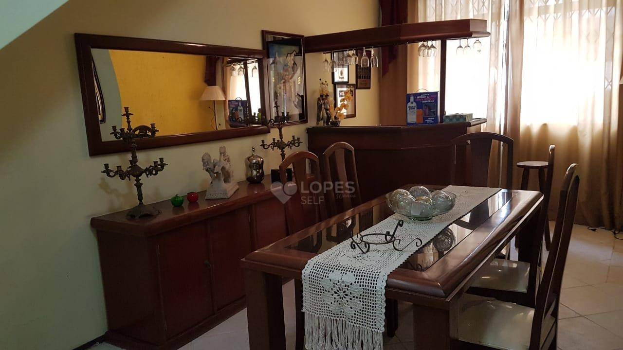 Casa à venda com 4 quartos, 187m² - Foto 2