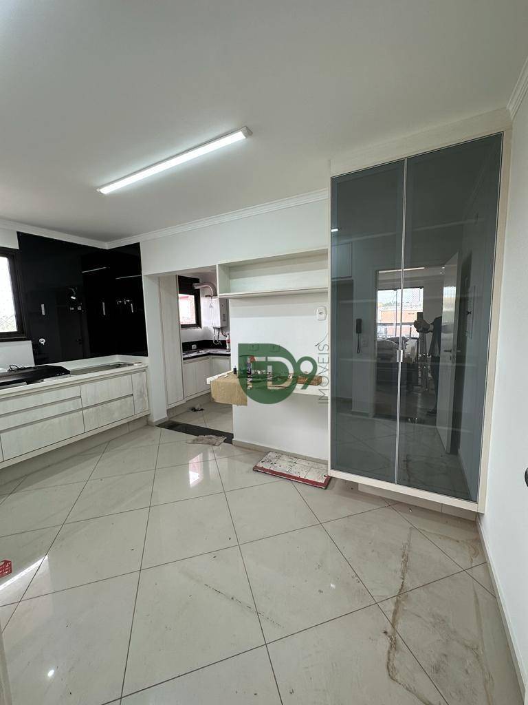 Apartamento à venda com 3 quartos, 210m² - Foto 23