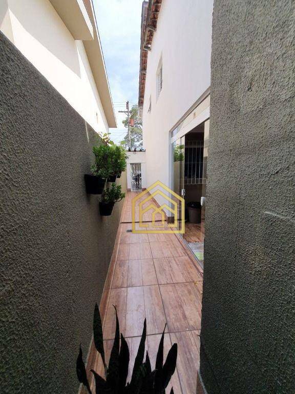 Sobrado à venda com 3 quartos, 250m² - Foto 16