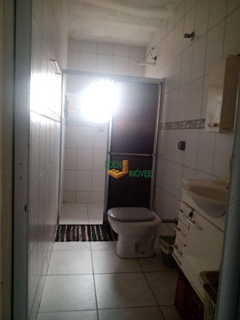 Casa à venda com 5 quartos, 230m² - Foto 10