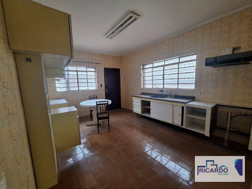 Casa para alugar com 3 quartos, 325m² - Foto 6