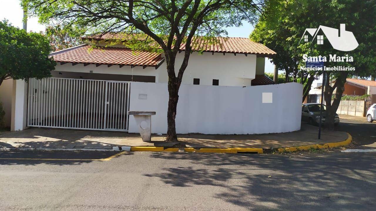 Casa à venda com 3 quartos, 135m² - Foto 1