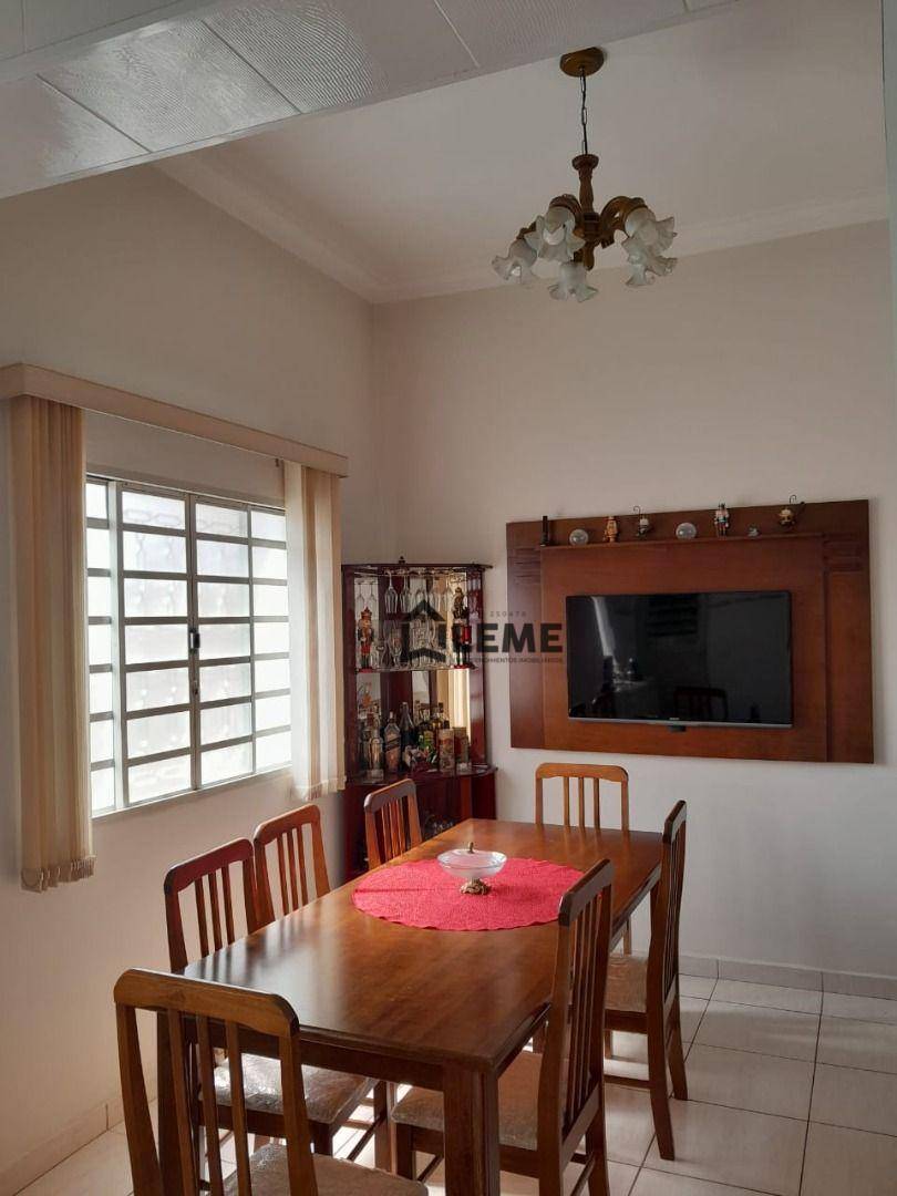 Casa à venda com 3 quartos, 160m² - Foto 2