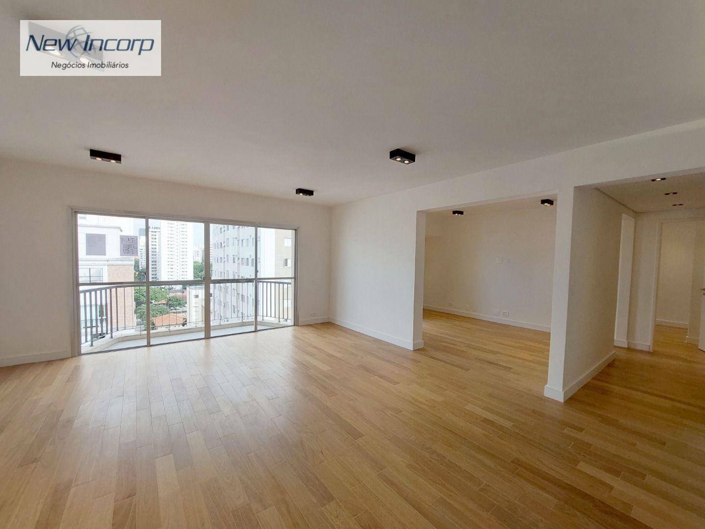 Apartamento à venda com 4 quartos, 166m² - Foto 2