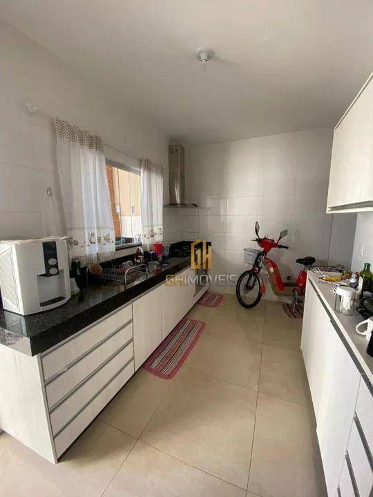 Casa à venda com 2 quartos, 95m² - Foto 7