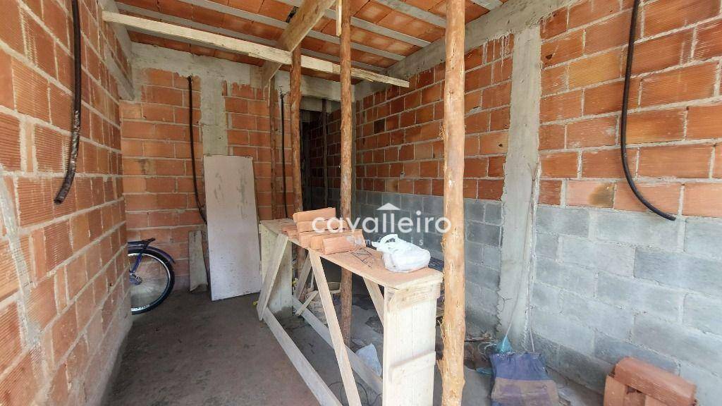 Casa à venda com 2 quartos, 72m² - Foto 4