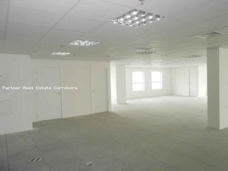 Conjunto Comercial-Sala à venda com 1 quarto, 252m² - Foto 30