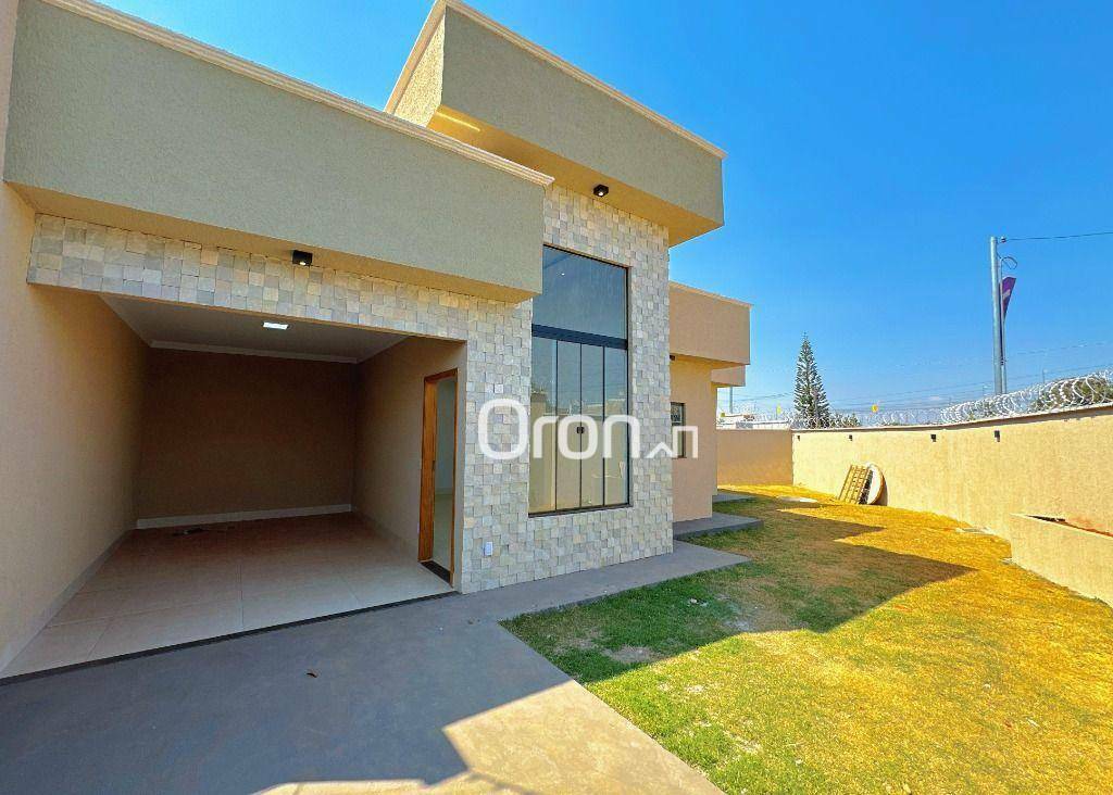 Casa à venda com 3 quartos, 116m² - Foto 1