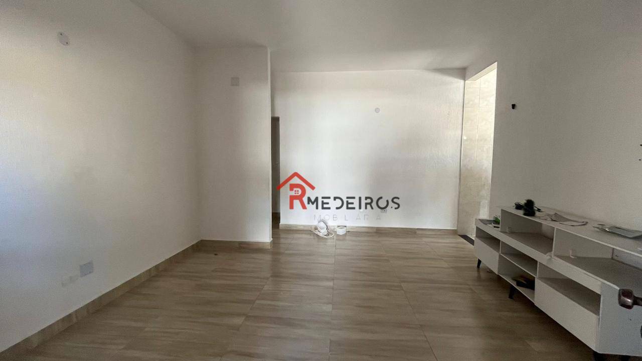 Casa para alugar com 3 quartos, 180m² - Foto 3