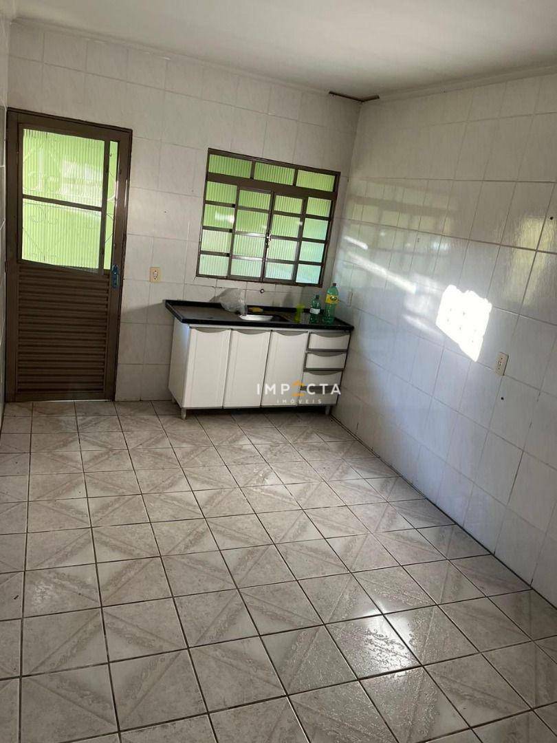 Casa à venda com 2 quartos, 80m² - Foto 2