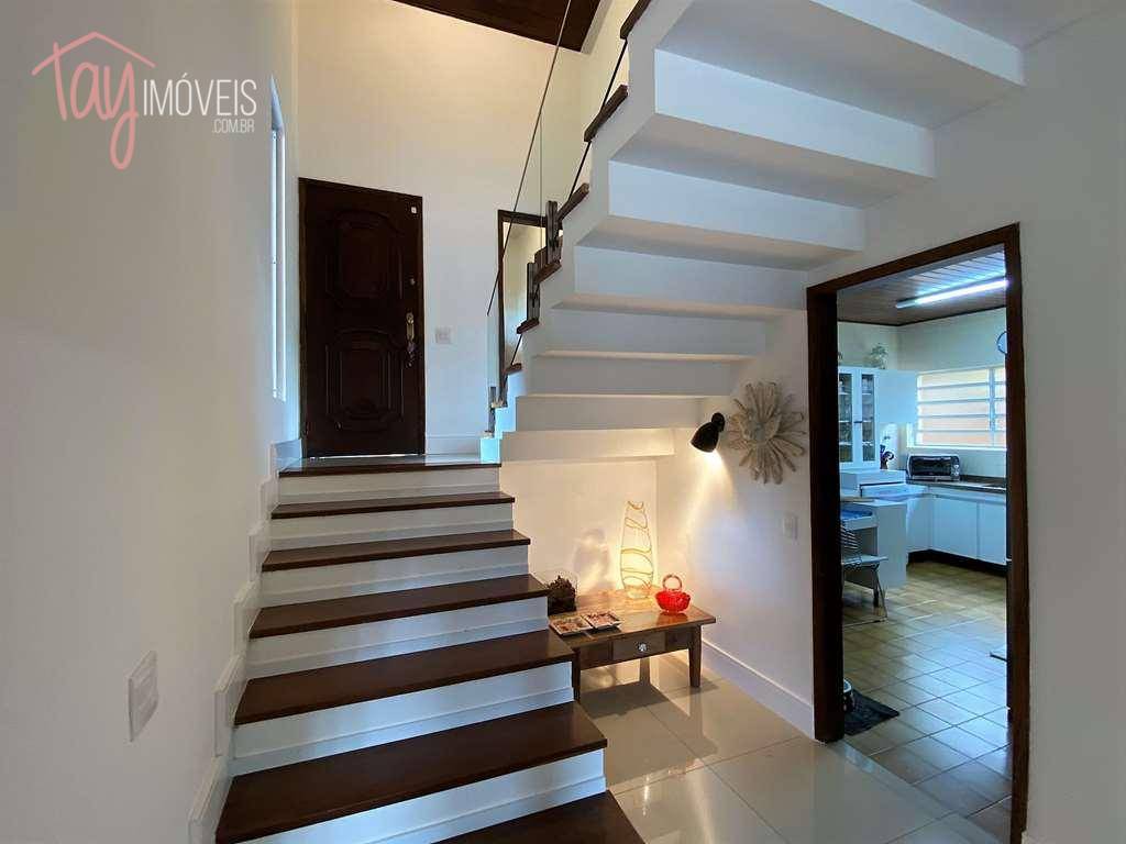 Casa à venda com 3 quartos, 334m² - Foto 6