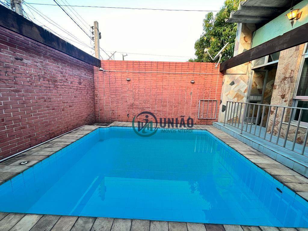 Casa à venda com 4 quartos, 406m² - Foto 1