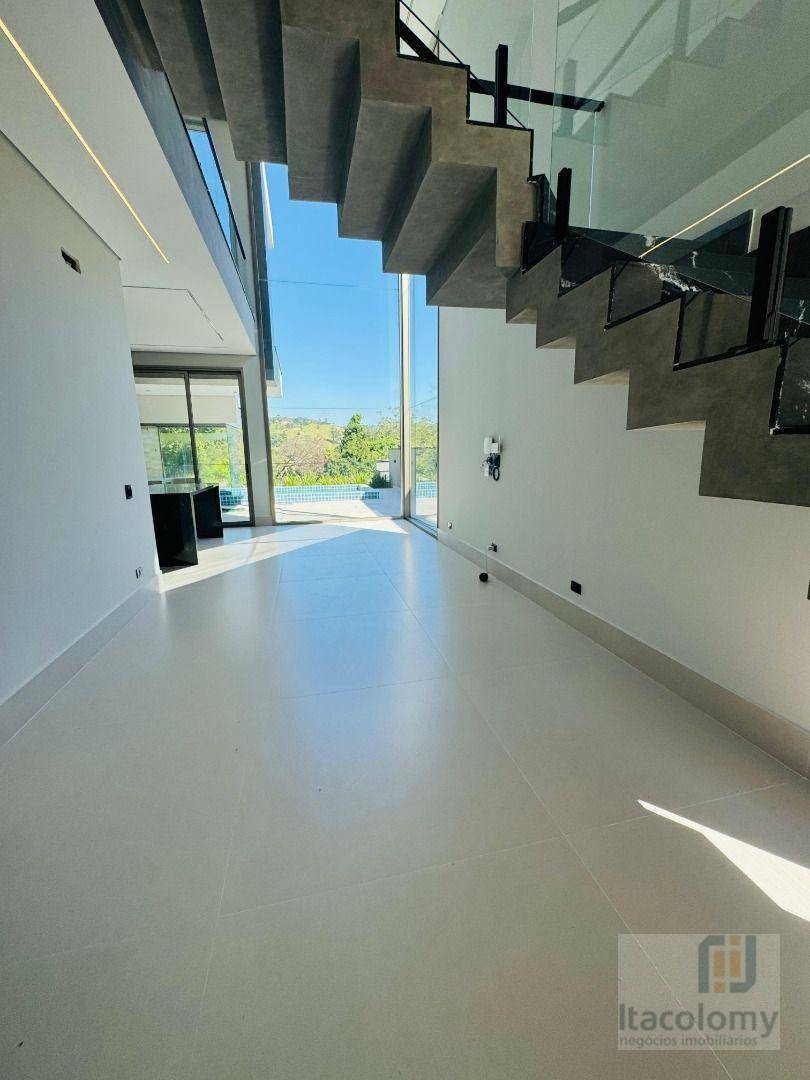 Casa de Condomínio à venda com 3 quartos, 265m² - Foto 4