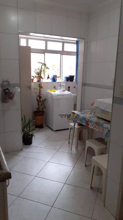 Apartamento à venda com 3 quartos, 90m² - Foto 2