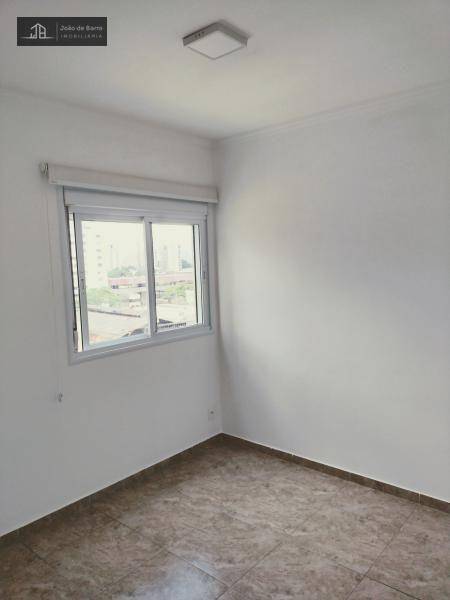 Apartamento para alugar com 2 quartos, 69m² - Foto 13