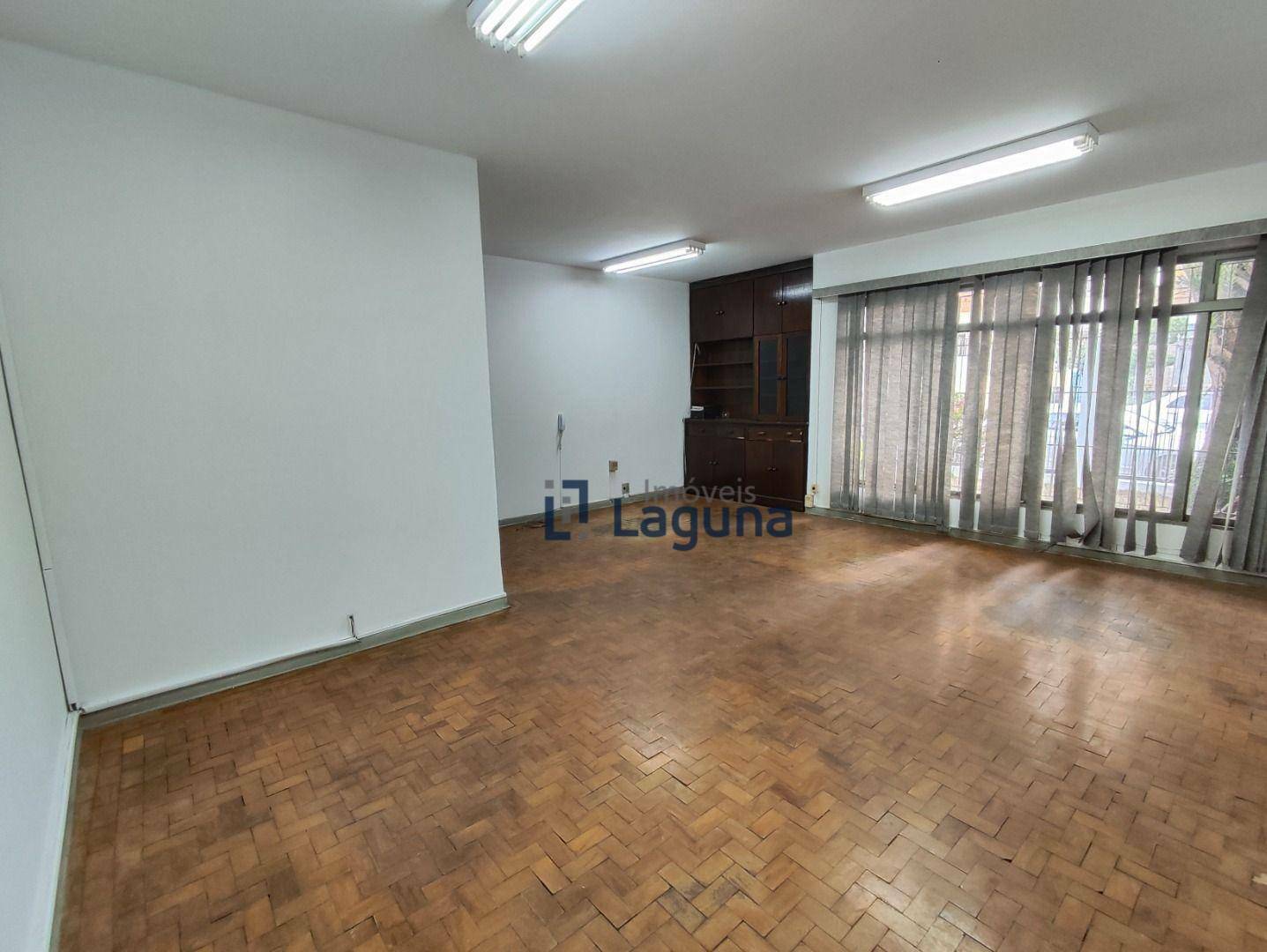 Casa para alugar com 3 quartos, 285m² - Foto 7