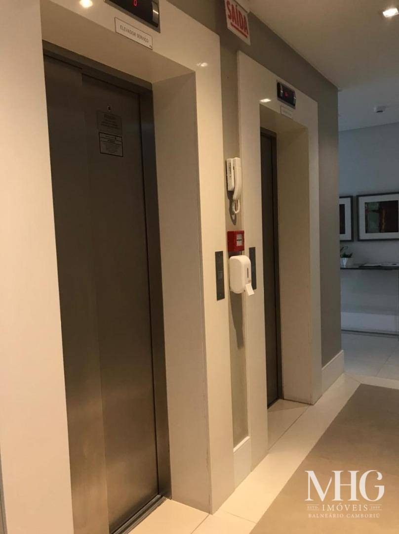 Apartamento à venda com 3 quartos, 145m² - Foto 2