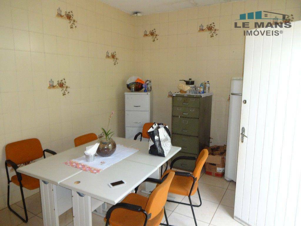 Casa à venda com 3 quartos, 277m² - Foto 21