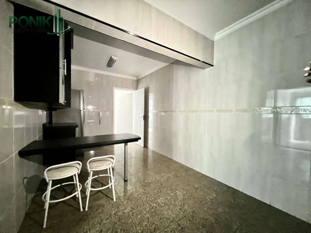 Apartamento à venda com 3 quartos, 140m² - Foto 19