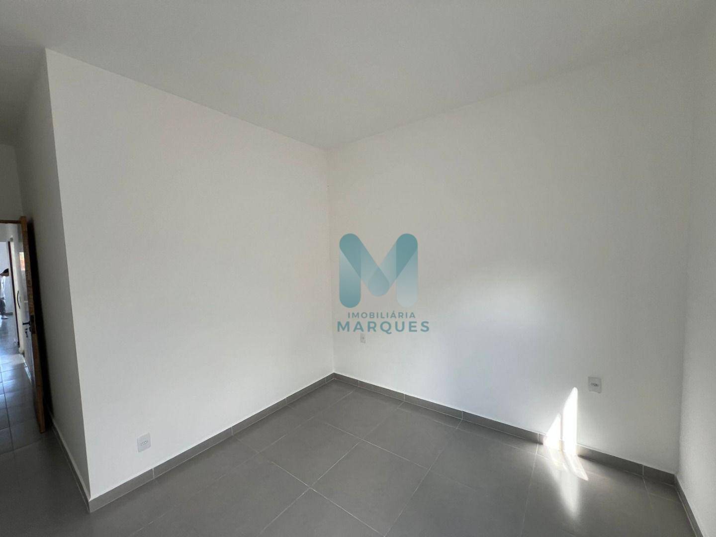 Casa à venda com 2 quartos, 58m² - Foto 4