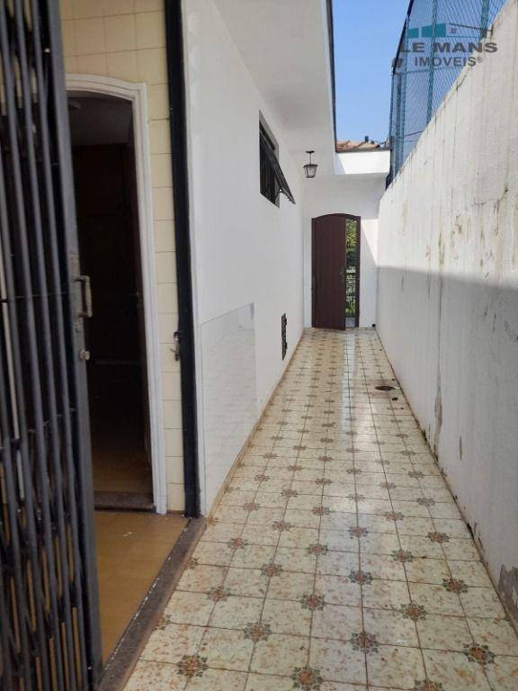 Casa à venda com 3 quartos, 211m² - Foto 12