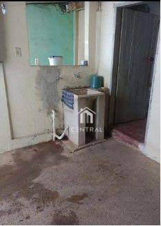Casa à venda com 5 quartos, 200m² - Foto 2