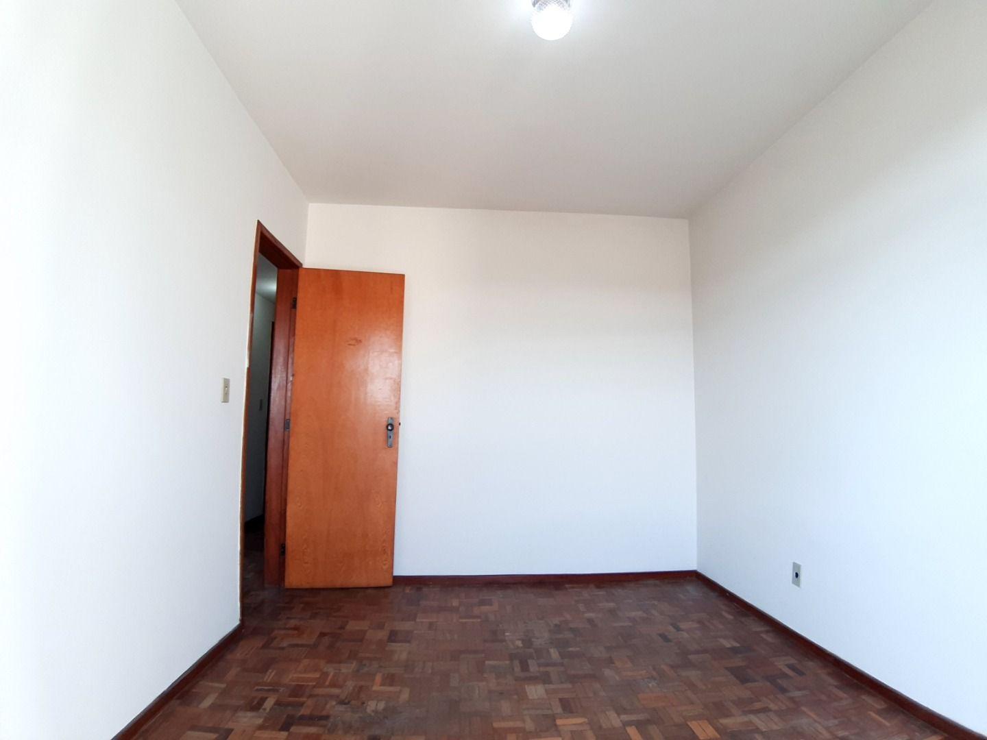 Apartamento à venda com 2 quartos, 70m² - Foto 10