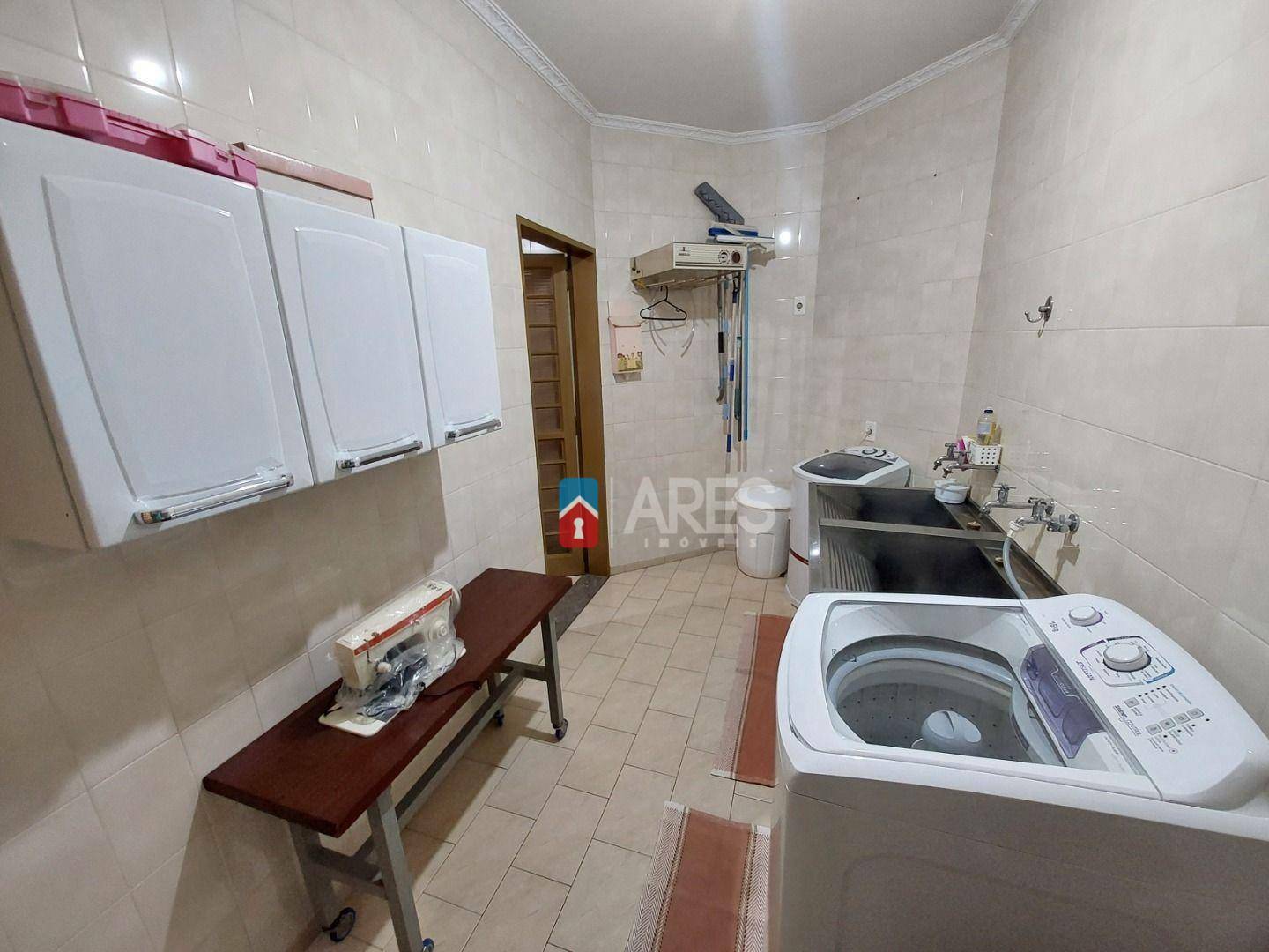 Casa à venda com 3 quartos, 217m² - Foto 19