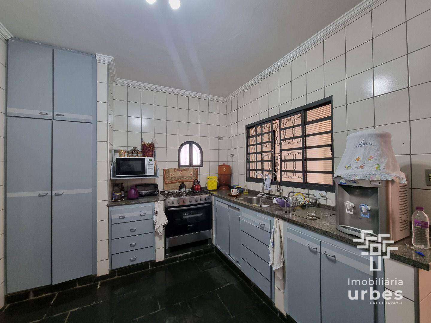 Casa à venda com 3 quartos, 180m² - Foto 8