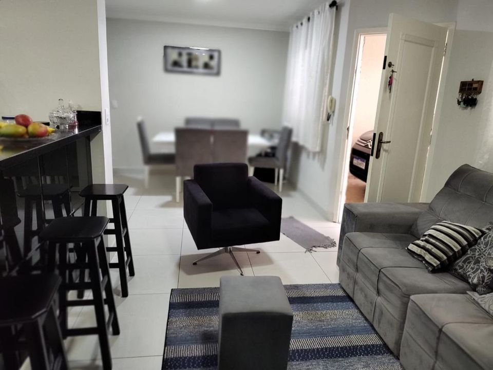 Casa à venda com 3 quartos, 102m² - Foto 1