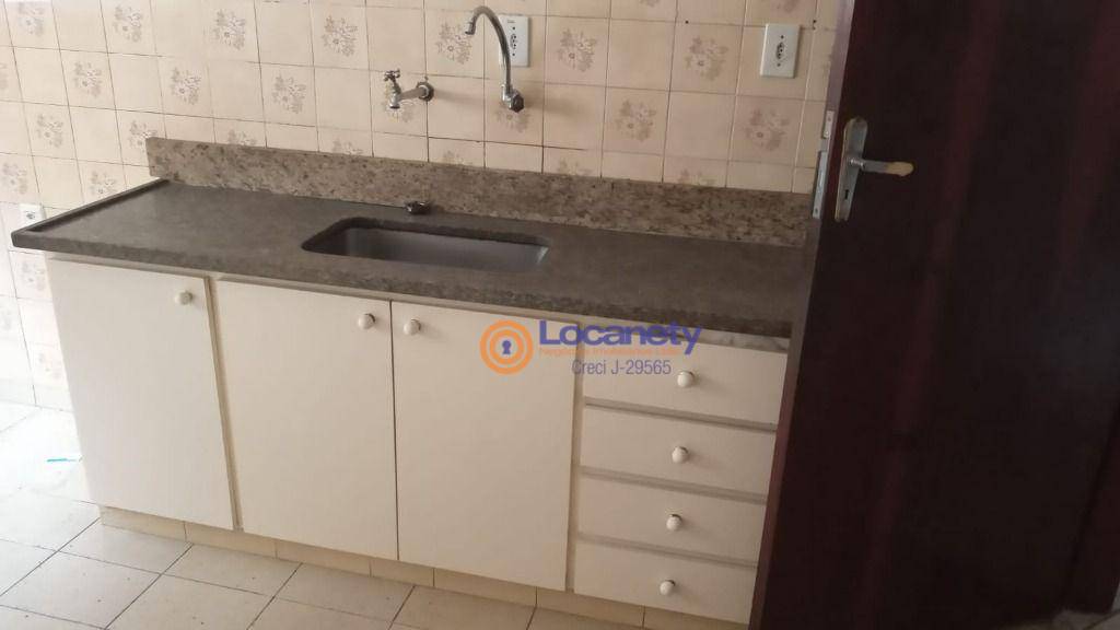 Apartamento para alugar com 2 quartos, 135m² - Foto 7