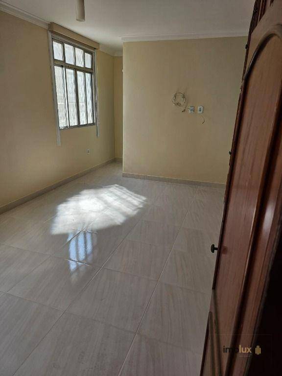 Casa de Condomínio à venda com 3 quartos, 360m² - Foto 9