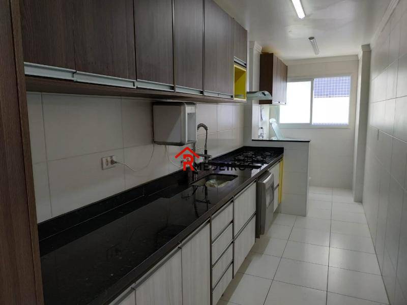 Apartamento à venda com 3 quartos, 107m² - Foto 6