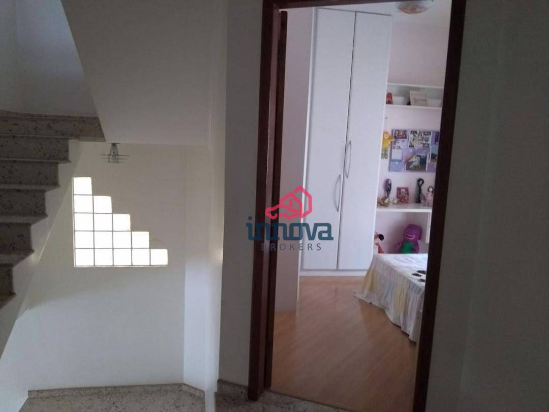 Sobrado à venda com 3 quartos, 250m² - Foto 9